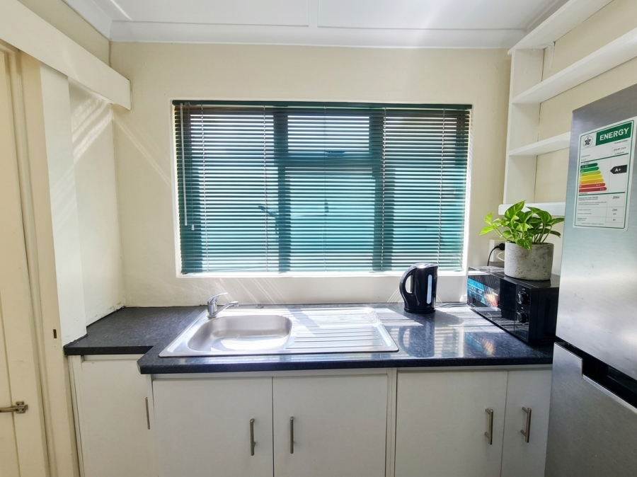 To Let 1 Bedroom Property for Rent in Observatory Western Cape